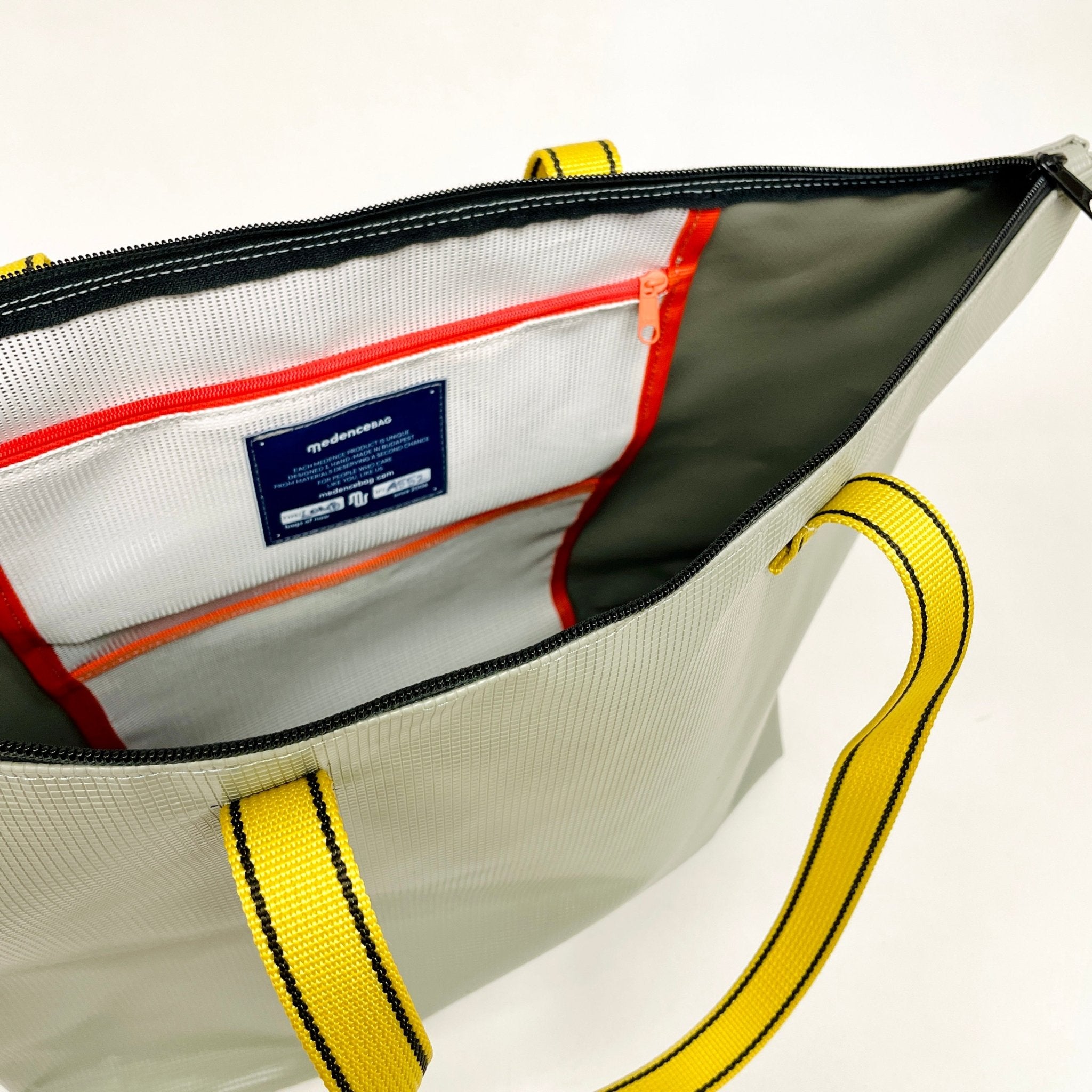 Shoulder Bag - LOMB OUTLET - showroom - medencebag